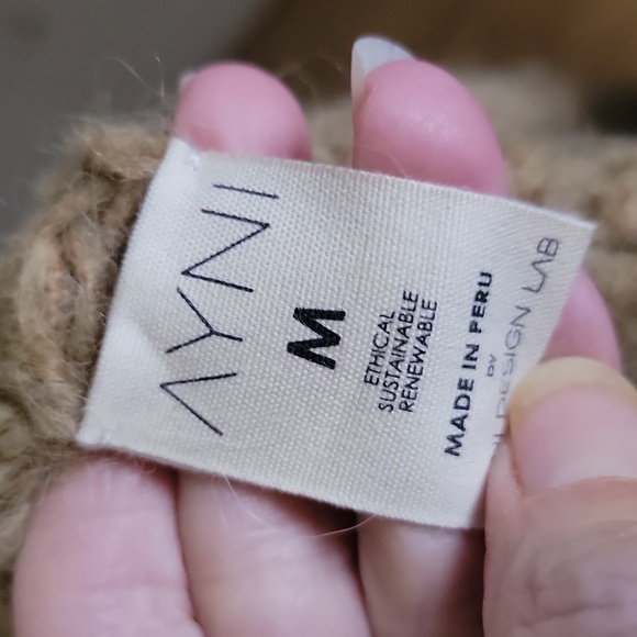 AYNI CozY Tan Women's Sweater MEDIUM - Picture 6 of 7